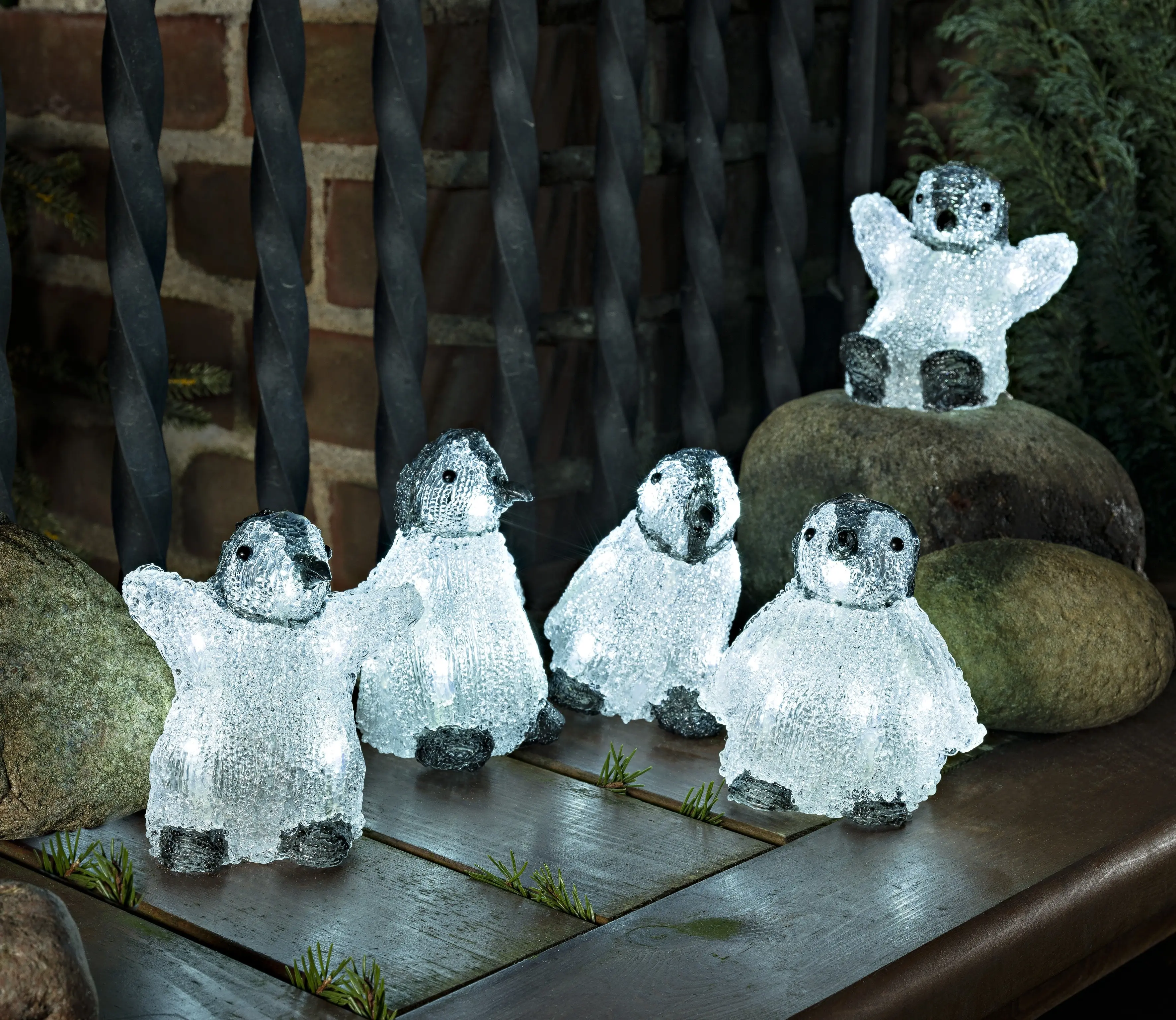 Konstsmide 5-Piece Light Up Penguin Set